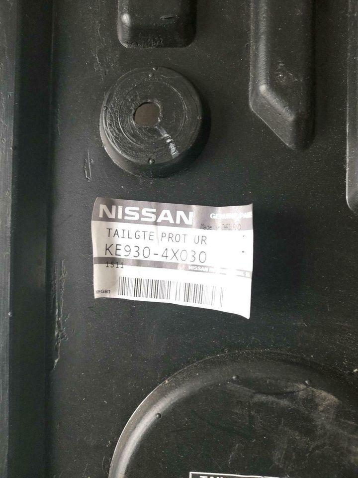Nissan Navarra Heckklappen Schutz