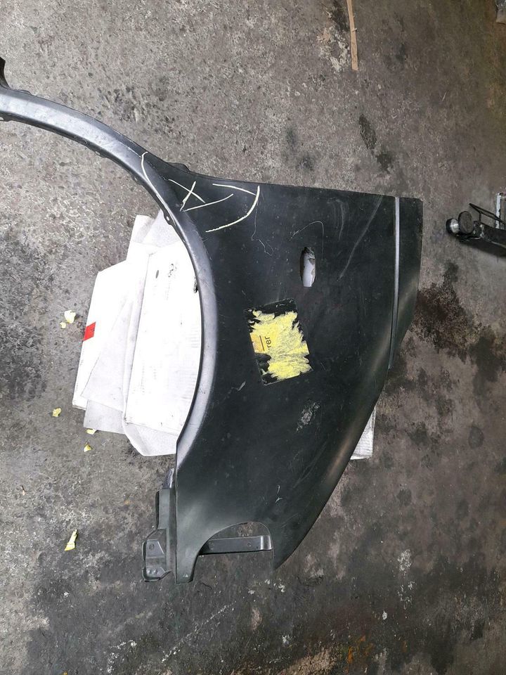 Nissan Serena Kotflügel Rechts
