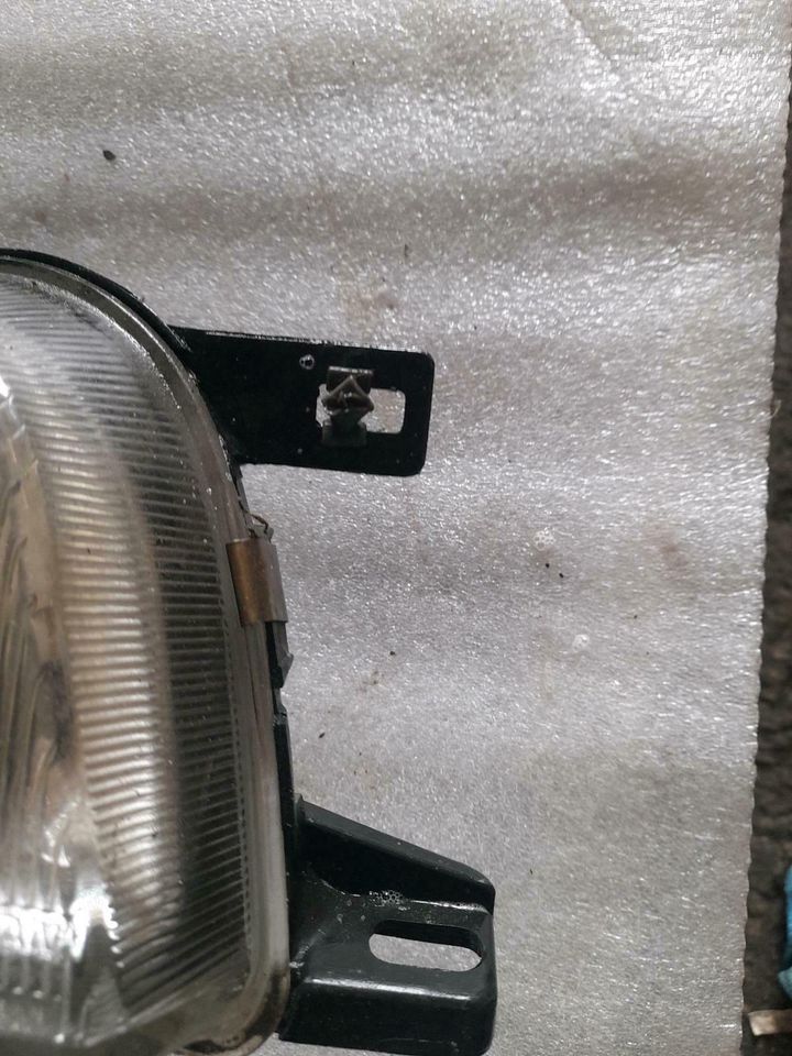 Nissan Sunny Scheinwerfer Rechts