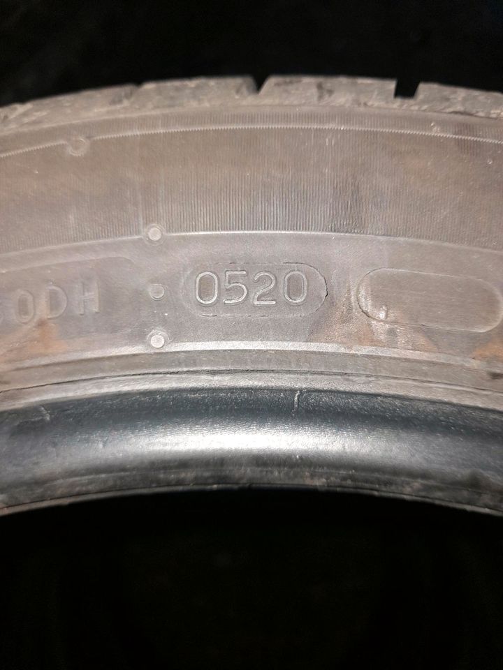 215 45/17 -91Y Nokian Powerproof