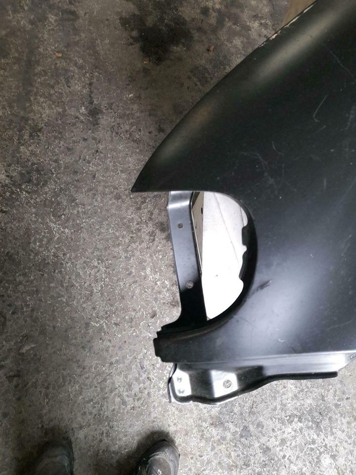Nissan Serena Kotflügel Links