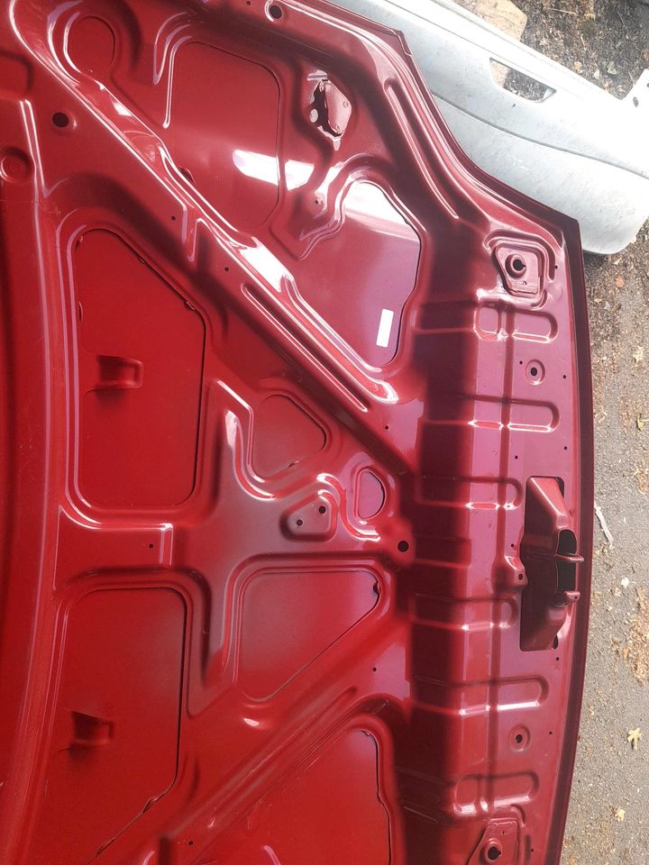Nissan X Trail Motorhaube