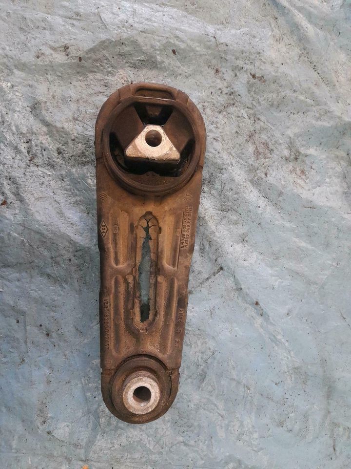 Nissan Micra K 12 Motorlager/Drehmomentstütze Unten