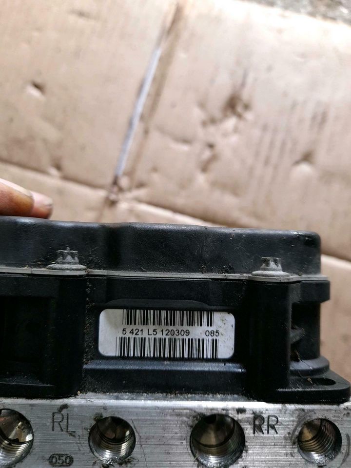 Nissan Note E11 ABS Block