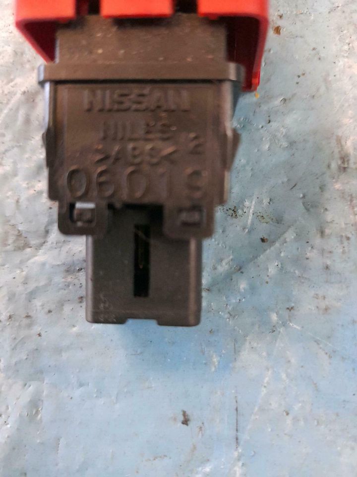 Nissan Micra K12 Warnblinkschalter