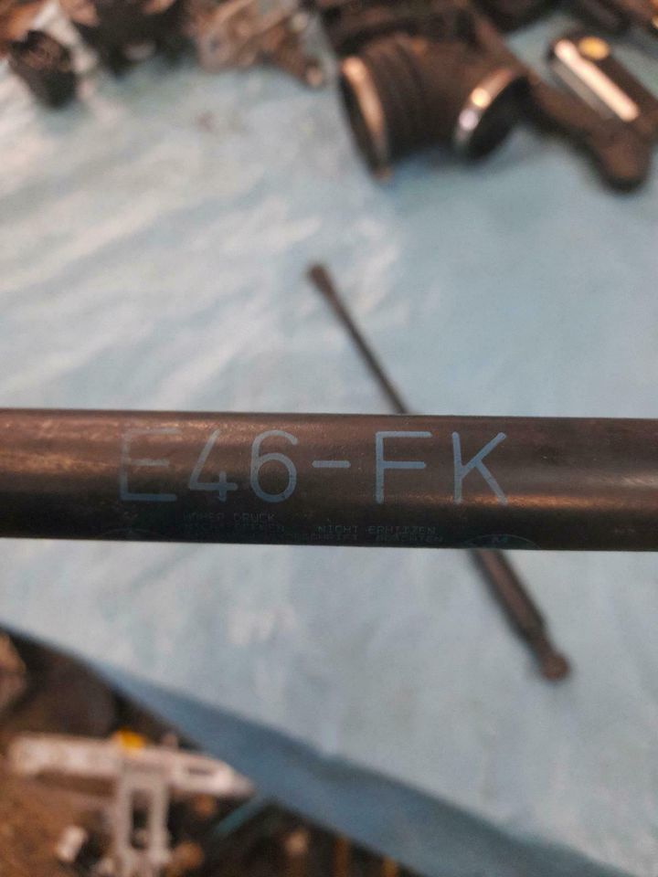 BMW E 36 Stossdämpfer Motorhaube Set