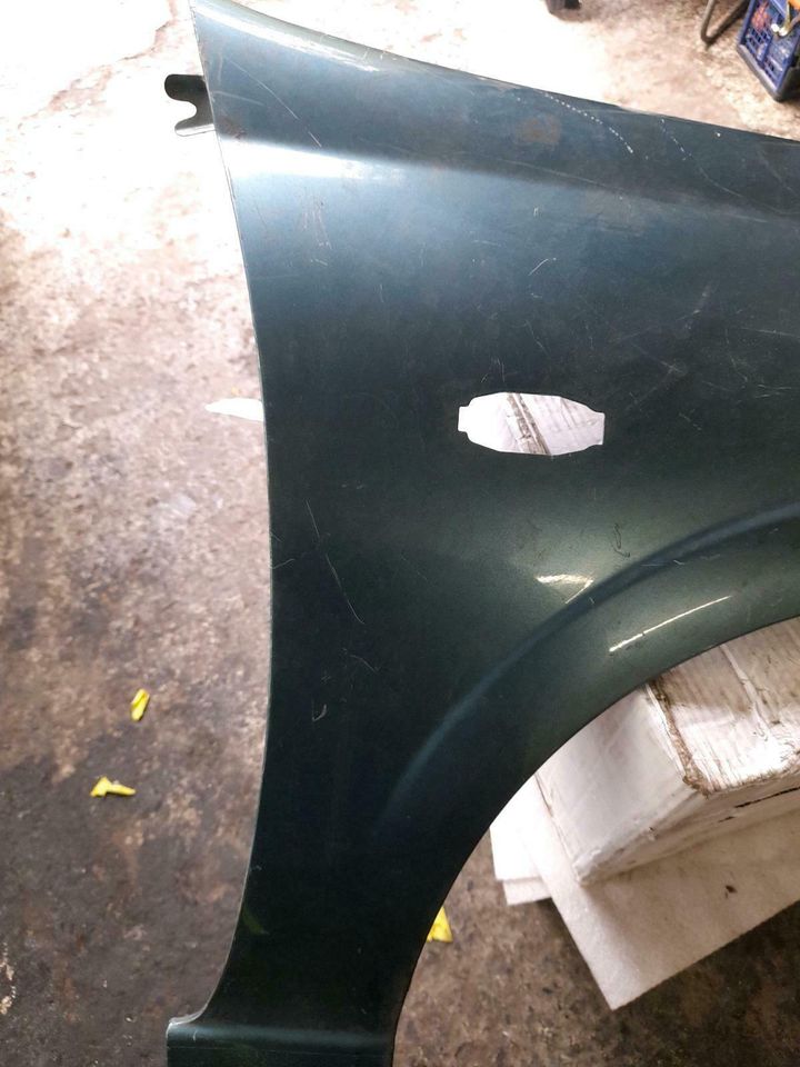 Nissan Almera N16 Kotflügel Rechts