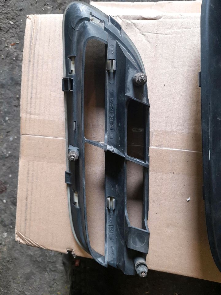 Nissan Micra K11 Kühlergrill Set