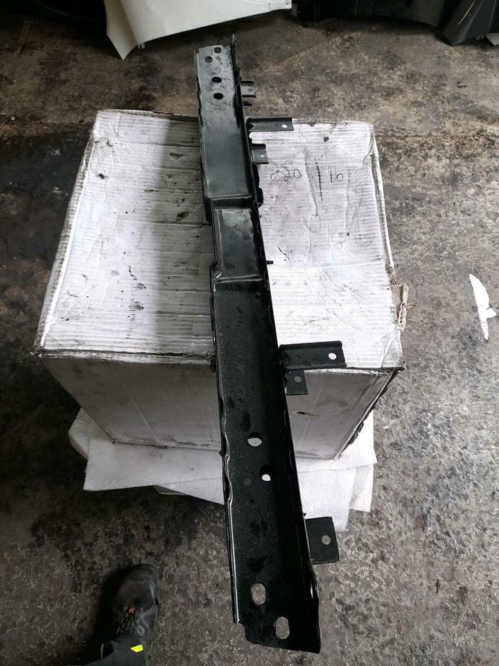 Nissan Qashqai J11 Schlossträger